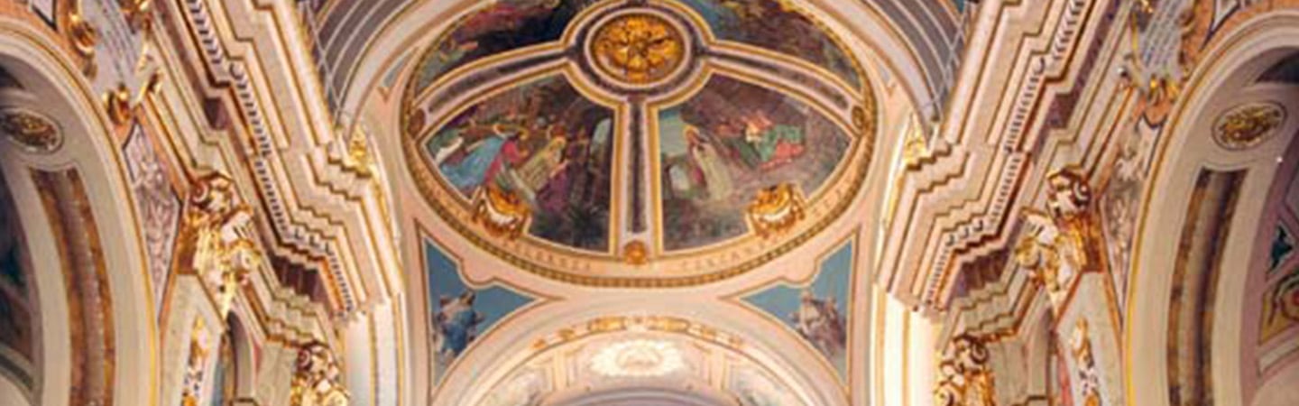 hero cultura madonna desk